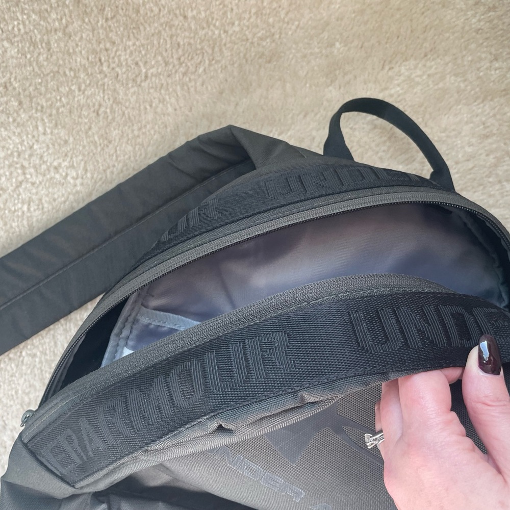 UA Loudon Backpack - Picture 4 of 5